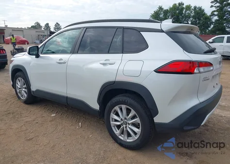 2022 Toyota Corolla Cross Le z USA, uszkodzony, nr VIN 7MUCAAAG8NV013343